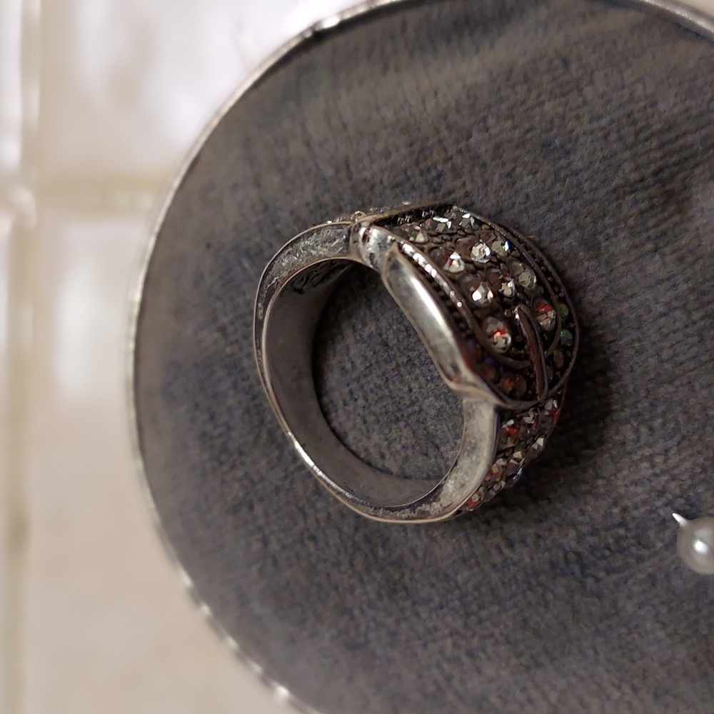 Premier Designs Silver & Rhinestone Buckle Ring - Picture 10 of 11